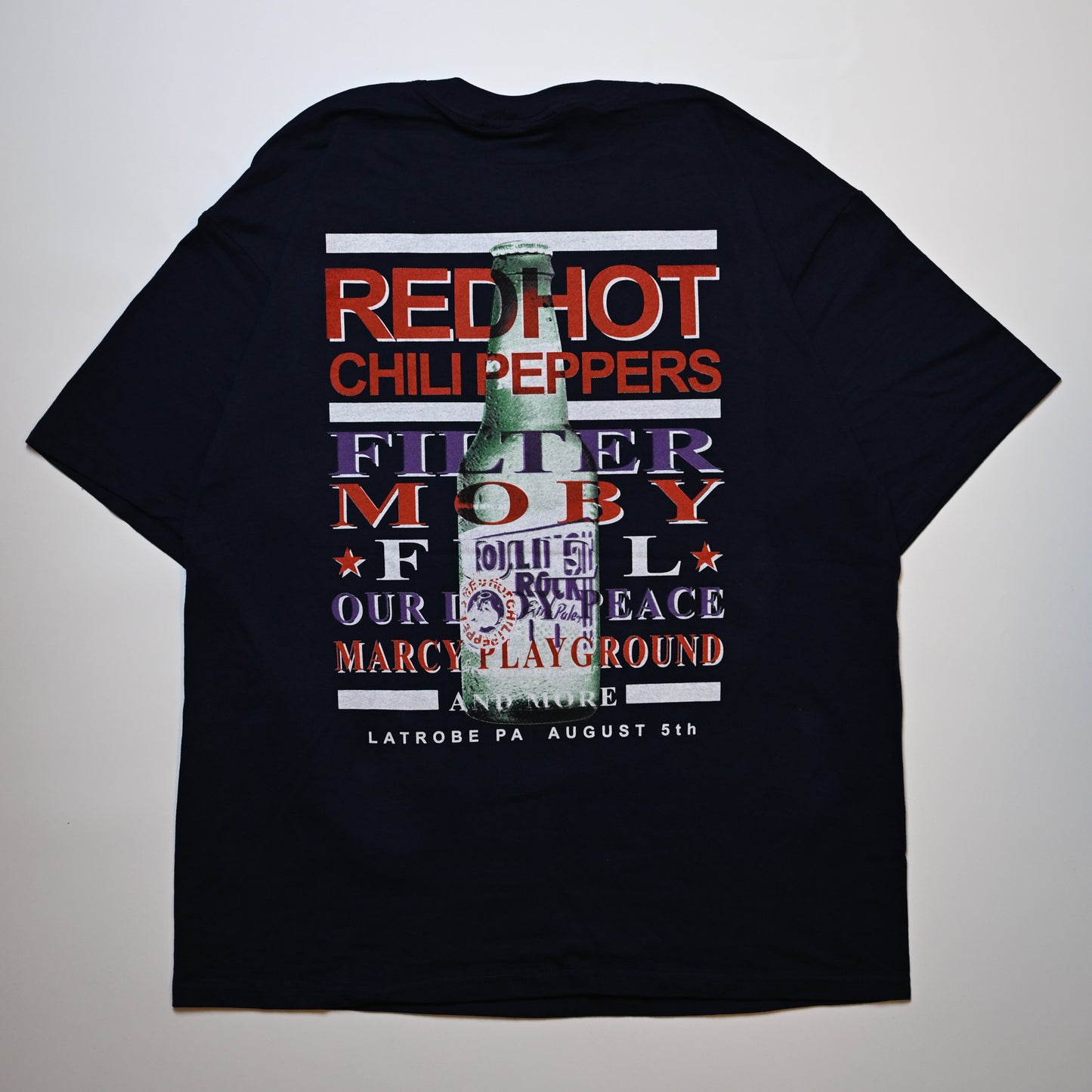 RED HOT CHILI PEPPERS ROLLING ROCK TOWN FAIR NAVY GILDAN XL (b_1045)