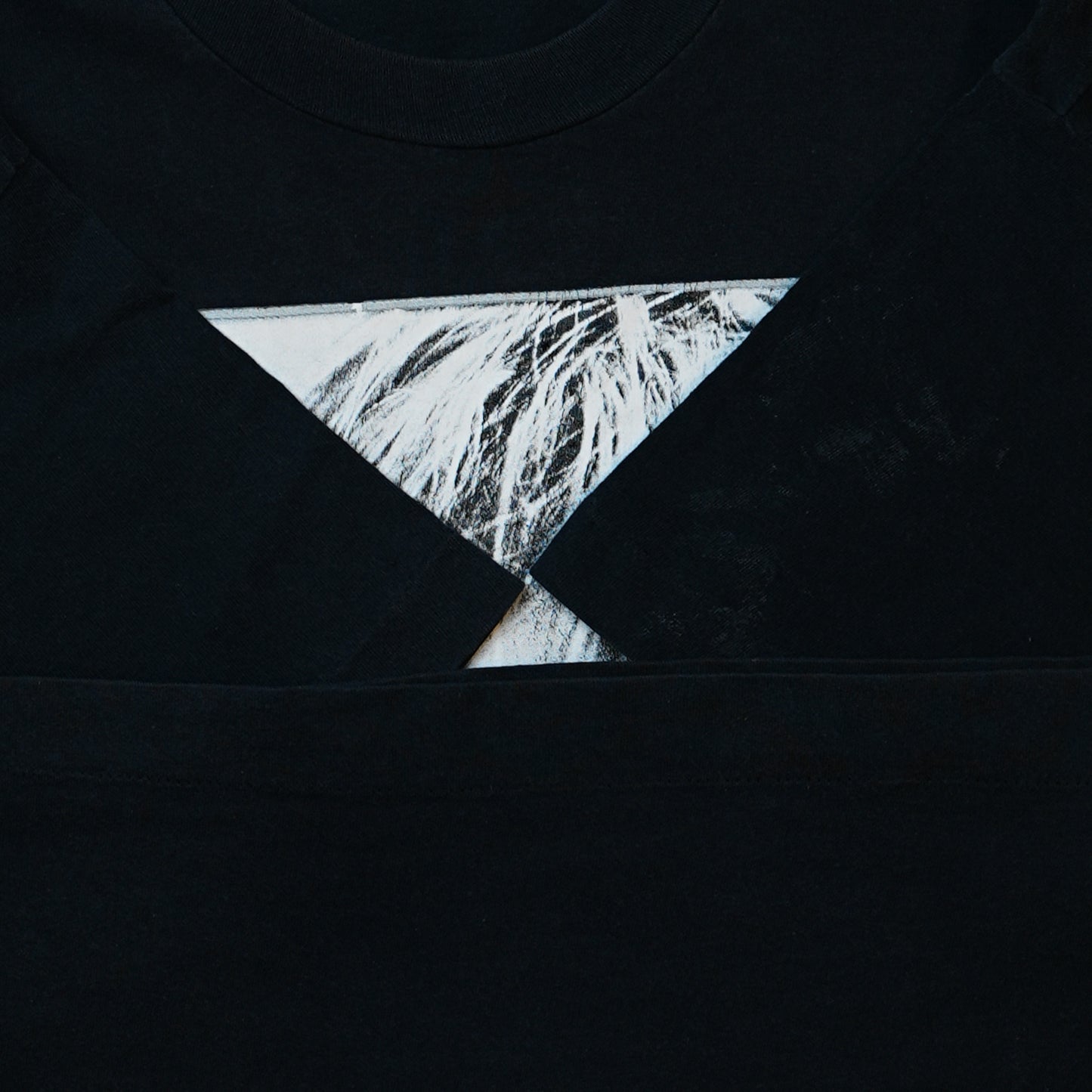 NIRVANA KURT COBAIN MEMORIAL MONOCHROME PORTRAIT BLACK (iw_51005)