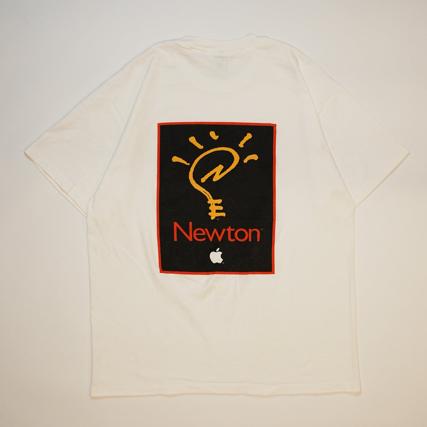 Apple NEWTON HANES (nm_0603)